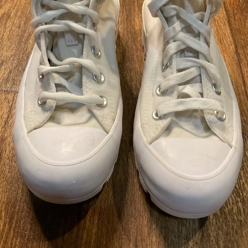 Converse Chuck Taylor All Star Size 8 Lugged Sole All White 565902C Hi Top Shoes